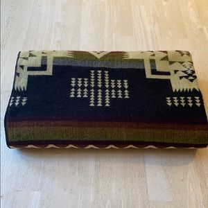 Gorgeous Alpaca soft blanket. New n…